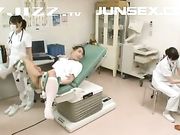 淫荡诊所-女医生帮病人检查反而被日