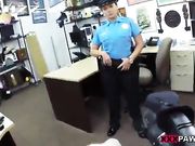 美女警察用美色挑逗我让我上她