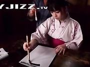 和服美人被淫僧用毛笔玩逼