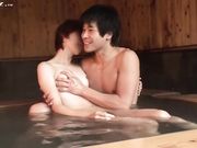公司组织泡温泉 跟女同事4P大战