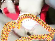 毛都没几根的小美女新鲜黄瓜插到潮喷 要喝水对白清晰