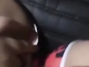 饥渴丰满少妇主播晚上出击勾引个像猪肉佬的胖司机路边车震对白有趣