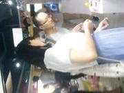 激情大胆偷拍逛夜市的短裙美女 看得我JJ都硬了