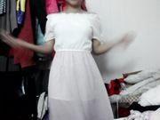 涉世未深年轻小演员为了上镜出名被禽兽导演诱骗脱衣3