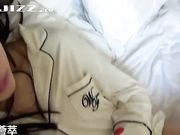 清纯白虎妹留学生当着老外男友自慰求操