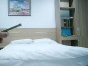 午夜7寻花新人老哥探花越南妹子 抬腿侧入后入撞击屁股