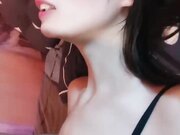 长腿美臀贫乳妹子舔屌骑乘抽插呻吟娇喘口爆