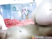 狼哥搞了一堆姐妹花 小鸡巴看起来不行 干起美女还是很猛的淫水直流