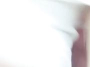 颜值还不错肤色很漂亮的美女主播来月经还和狼友神交舔鸡巴