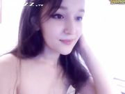 笑的很甜很美的混血美女主播直播抠屄自慰水都出来了