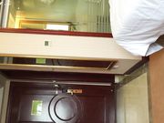 约炮农村小妹偷拍她洗澡