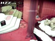 情趣酒店水滴摄像头监控偷拍很会玩的眼镜情侣各种姿势有点重温玉蒲团的感觉