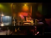 巅峰淫妻《巧克力牛奶》爆裂黑丝 性爱派对和两粉丝激烈3P轮操内射