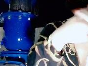 深夜户外勾搭路人衣服都没脱就开干揉奶后入