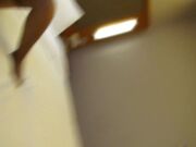 模特大尺度制服丝袜私拍太性感了，摄影师都受不了要伸手摸逼