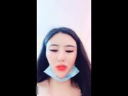 凌晨真实撩路人宾馆开房做爱 屌丝人瘦屌大 没操满足还要自己玩喷水