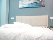 约超嫩萌妹子腿上纹身翘起屁股揉穴深喉骑乘