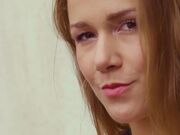 瘦小的少女荡妇亚历克西斯水晶 肛门拳头和充分纳尔逊