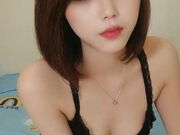 小美女和炮友居家啪啪揉捏美乳骑乘整根插入