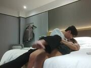 19岁小姐姐一对纯天然大胸青春胴体抠抠插插