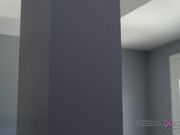 Adriana Chechik和继母姐妹分享一切