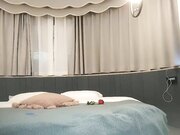 黄先生约两个辫子萌妹啪啪换上可爱情趣装骑乘猛操01