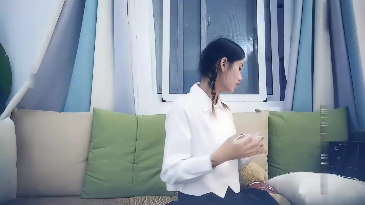 黄先生约两个辫子萌妹啪啪换上可爱情趣装骑乘猛操01