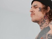 丰满美妖用手机自拍自己淫荡被偷窥插进嘴里口爆