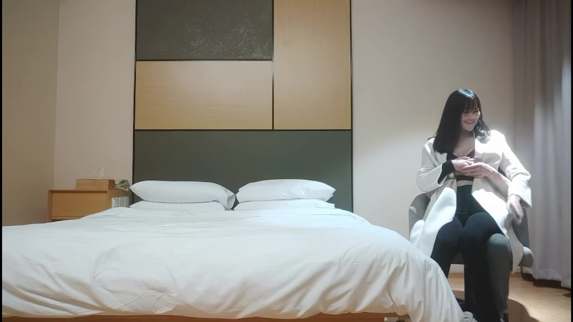 性感美女屁股磨蹭有点骚舔逼怼着骚穴大力猛操