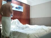 26岁长腿小姐姐鸳鸯浴后舔穴抽插