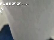 母子乱伦 坐火车回老家在列车的厕所草妈妈的骚逼 对白淫荡