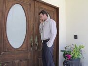 Big Tits按摩师Krisy Lynn摩擦和拖拽James Deen