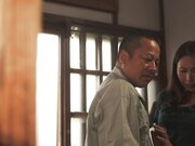 中年男人聚集的寡妇圈 一个贞洁的已婚妇女将她的贞操只献给她的丈夫的悲剧1