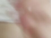 干妈的小儿子又想草逼了 全程露脸乱伦啪啪 干妈的口活真棒舔的小哥直哼哼