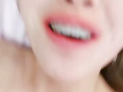 白丝高跟露脸性感的骚宝贝激情大秀直播 给小哥深喉大鸡巴 按着屁股狂草抽插