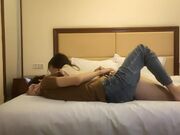 19岁眼镜学生妹 乖巧温柔 酒店内耳鬓厮磨推倒 做爱疯狂 打开手机灯看逼