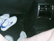 夜晚户外车震无套插入粉嫩白虎穴对白淫荡刺激