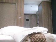 3000元酒店约啪穿着贵气时尚的大美女 收完现金床上激战,鸡巴刚插痛的大叫