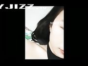 网红脸蛋气质美女主播摸逼呻吟男朋友居然在旁边玩手机害我鸡巴硬邦邦了一晚上