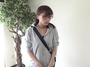 小胸部女性3