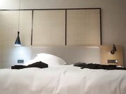 小宝寻花约了个黑裤妹子啪啪坐在身上舌吻口交