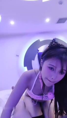 萝莉酱叭颜值不错骚骚妹子和炮友酒店激情啪啪 黑白棉袜特写抽插1