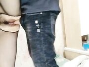 韩老师笑起来甜美紫衣眼镜妹 性感短裙黑丝炮友穿戴假JB操逼 开档黑丝手指扣弄