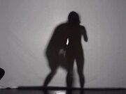 女大学生被男友隔着布看到 却被大鸡巴射中了 2