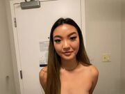 和我的母狗闺蜜一起饮一杯