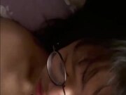 《台湾情侣泄密》表面是一个乖乖女私下玩的很大的国中嫩妹