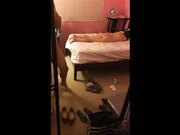 《台湾情侣泄密》渣男背女友和其他女生在图书馆约炮被人发现被曝光