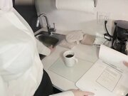 实习第一天，我必须为经理操蛋