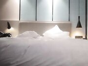 爆艹高颜值无毛白虎美少女 疯狂榨汁把肉棒吞到最深处 子宫口包裹龟头欲仙欲