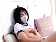 潮吹女神足球宝贝偷偷自慰喷水被主人发现